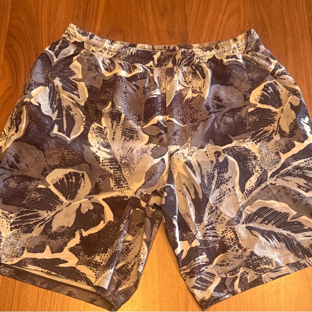 lululemon athletica Floral Pattern Athletic Shorts XL or XXL no tag